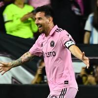 Messi maakt magische start van Miami-carrière met late winnaar bij debuut