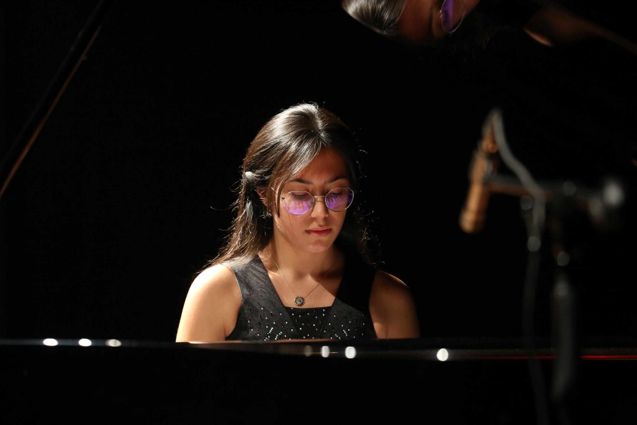 13-jarige Turkse pianist wint concours in Duitsland