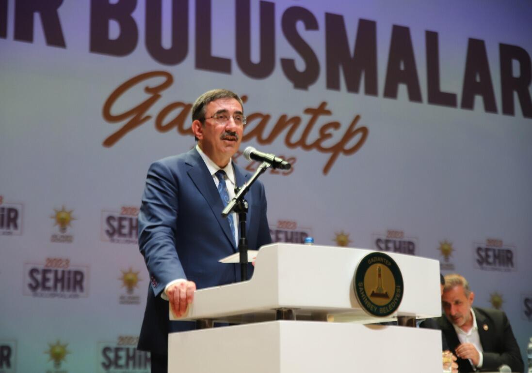 Totale aardbevingsgerelateerde uitgaven bereiken 1 biljoen Turkse lira: VP Yılmaz