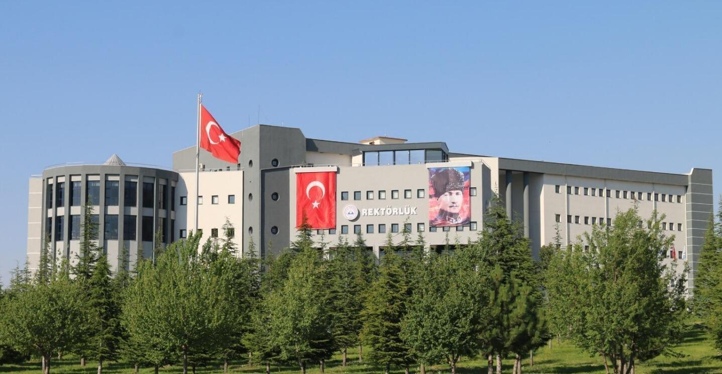Turkse topstudenten kiezen voor geneeskunde, technische techniek