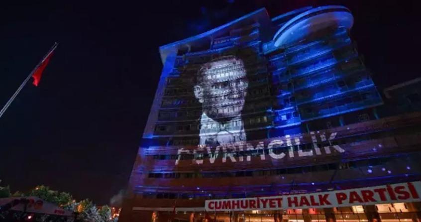 Belangrijkste oppositiepartij CHP viert 100 jaar oprichting