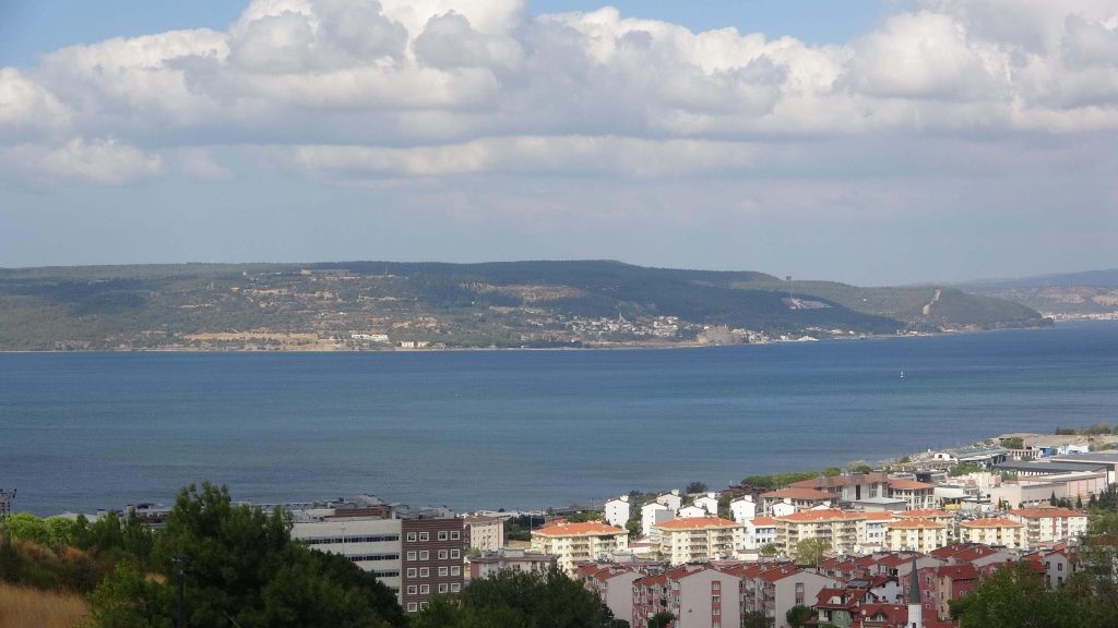 Het onderwatergeluidsniveau van de Dardanellestraat overschrijdt de maximale limiet