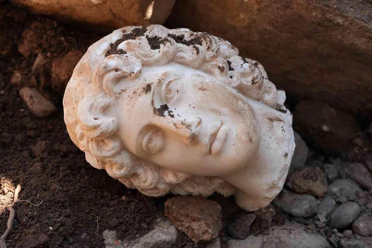 Hoofd van Alexander de Grote buste gevonden in Düzce