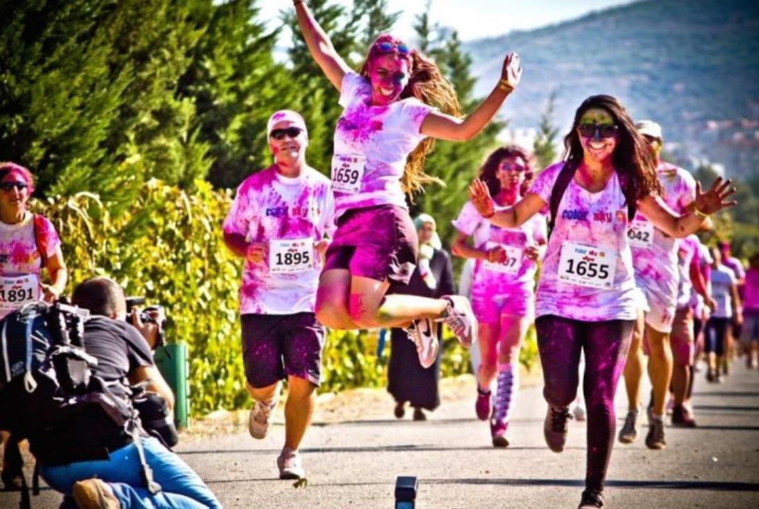 Kleurrijk hardloopfestival gehouden in Ankara
