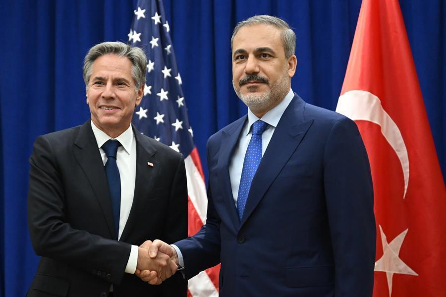 Turkse en Amerikaanse topdiplomaten bespreken manieren om de banden te versterken