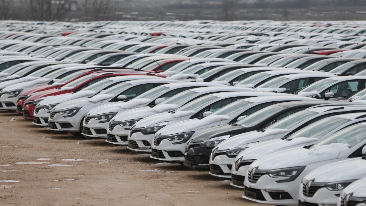 Autoprijzen dalen met maar liefst 15 procent: Minister