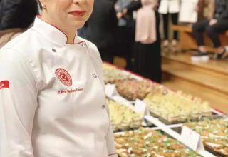 Gerenommeerde Turkse chef-kok bereidt speciaal menu voor het parlement