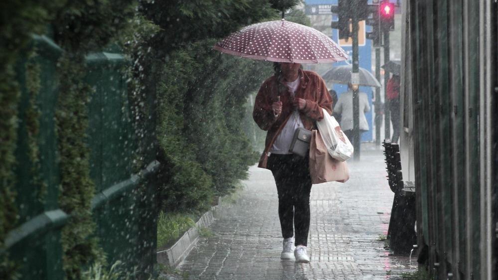 Meteorologen voorspellen een regenachtige week in het hele land
