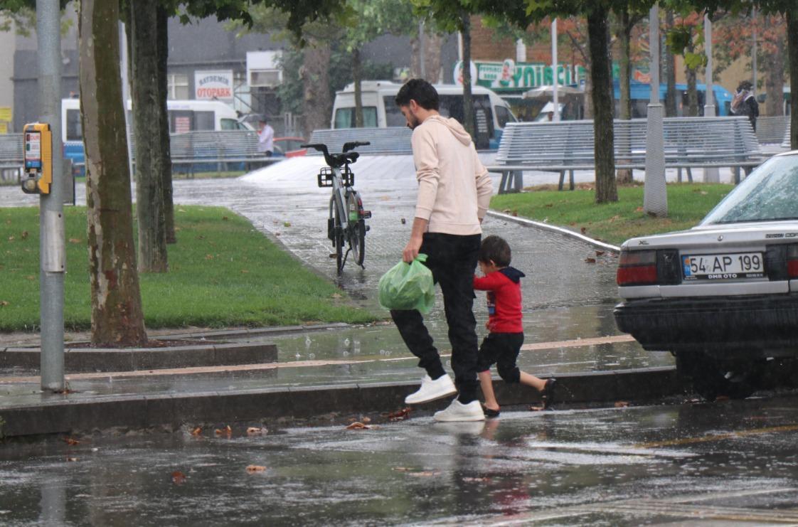 Turkse steden kampen met hevige regenval