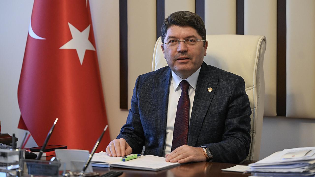Beschuldigingen van omkoping in het gerechtsgebouw van Istanboel worden onderzocht: minister