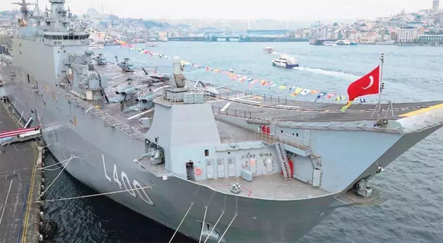 De parade van oorlogsschepen markeert de voorbereidingen die een jaar lang hebben geduurd