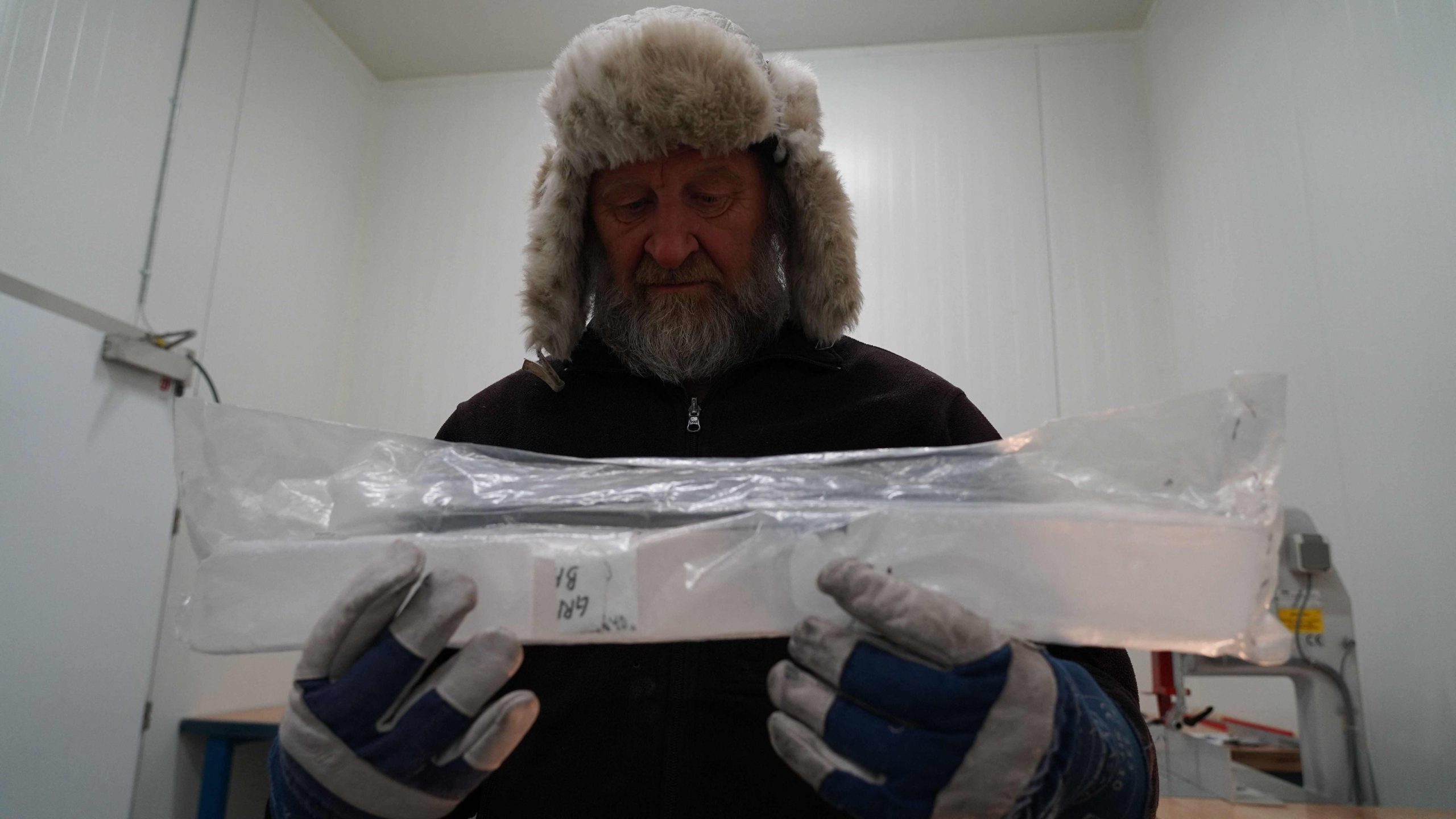 Bevroren bibliotheek met eeuwenoud ijs vertelt verhalen over klimaten uit het verleden