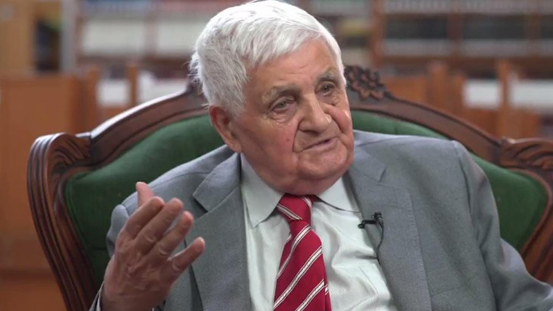 Diplomaat en historicus Bilal Şimşir sterft op 90-jarige leeftijd