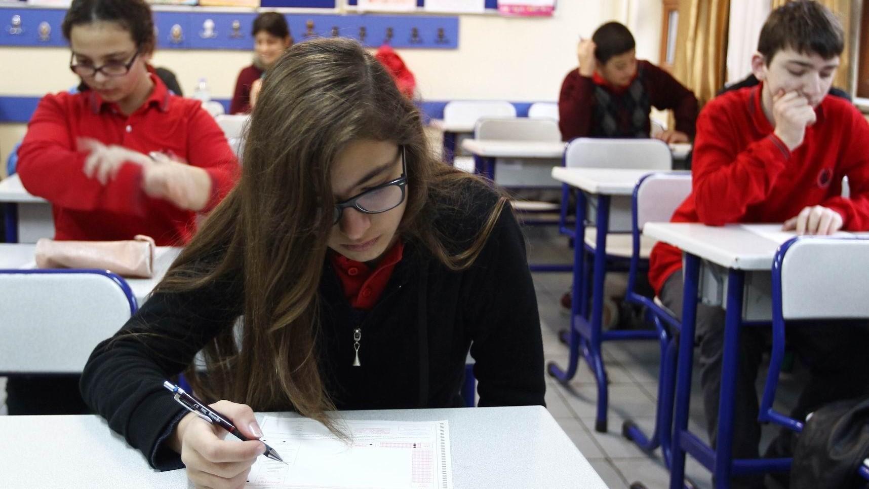 Eerste gezamenlijke examens gehouden voor 6e en 9e klassers in heel Türkiye