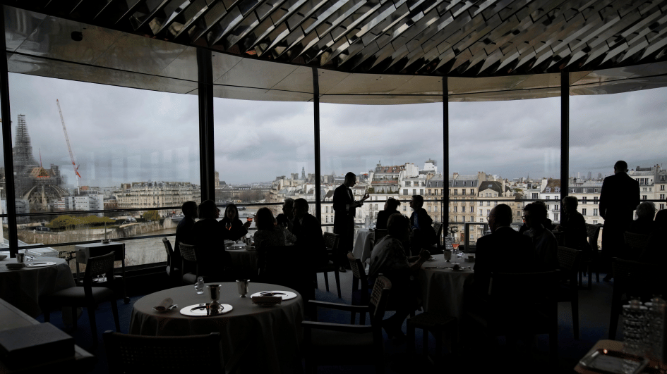 Het echte restaurant Ratatouille gaat weer open, met uitzicht op de herboren Notre Dame