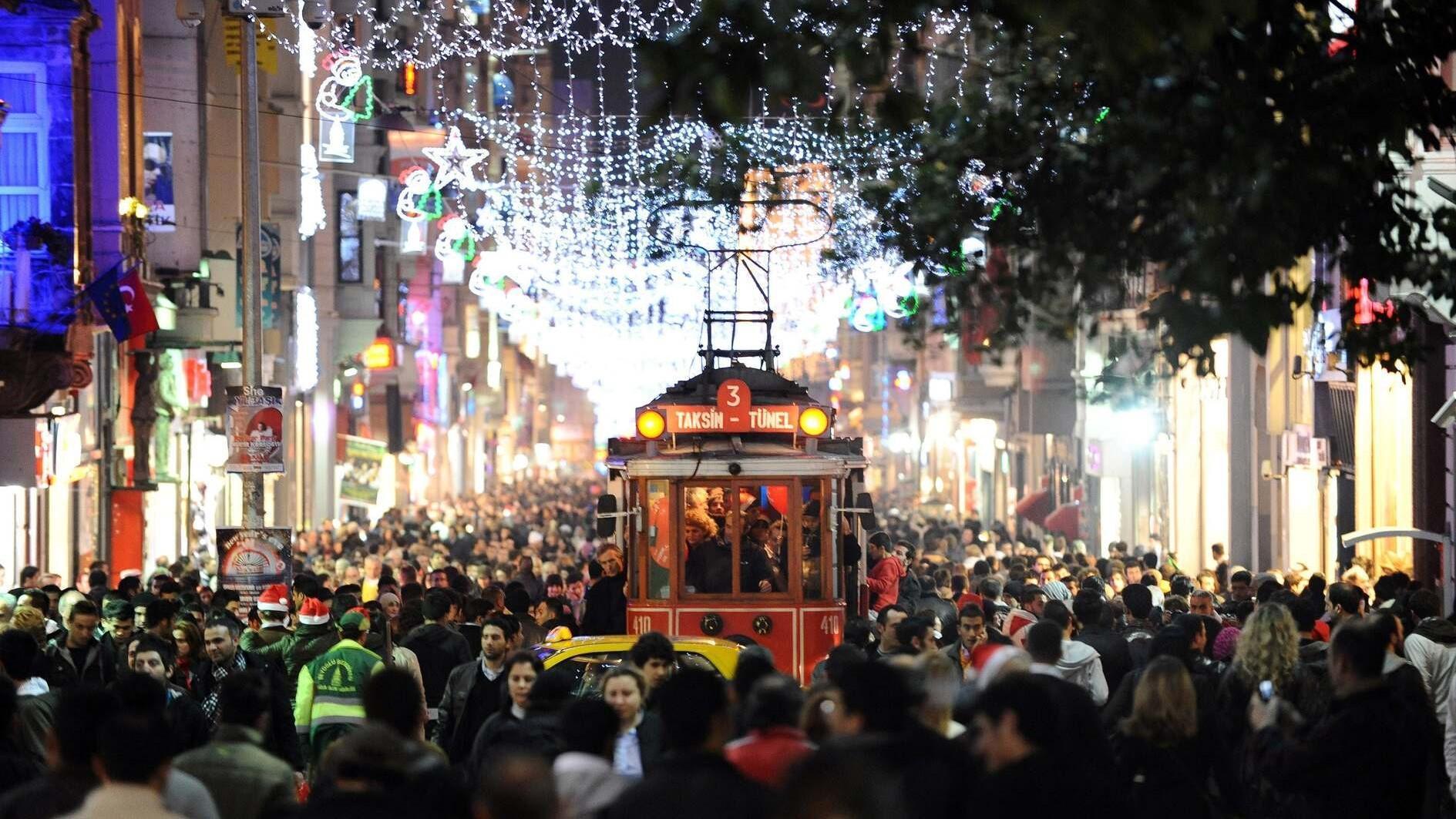 Istanbul Europa's 2e helderste kerststad: onderzoek