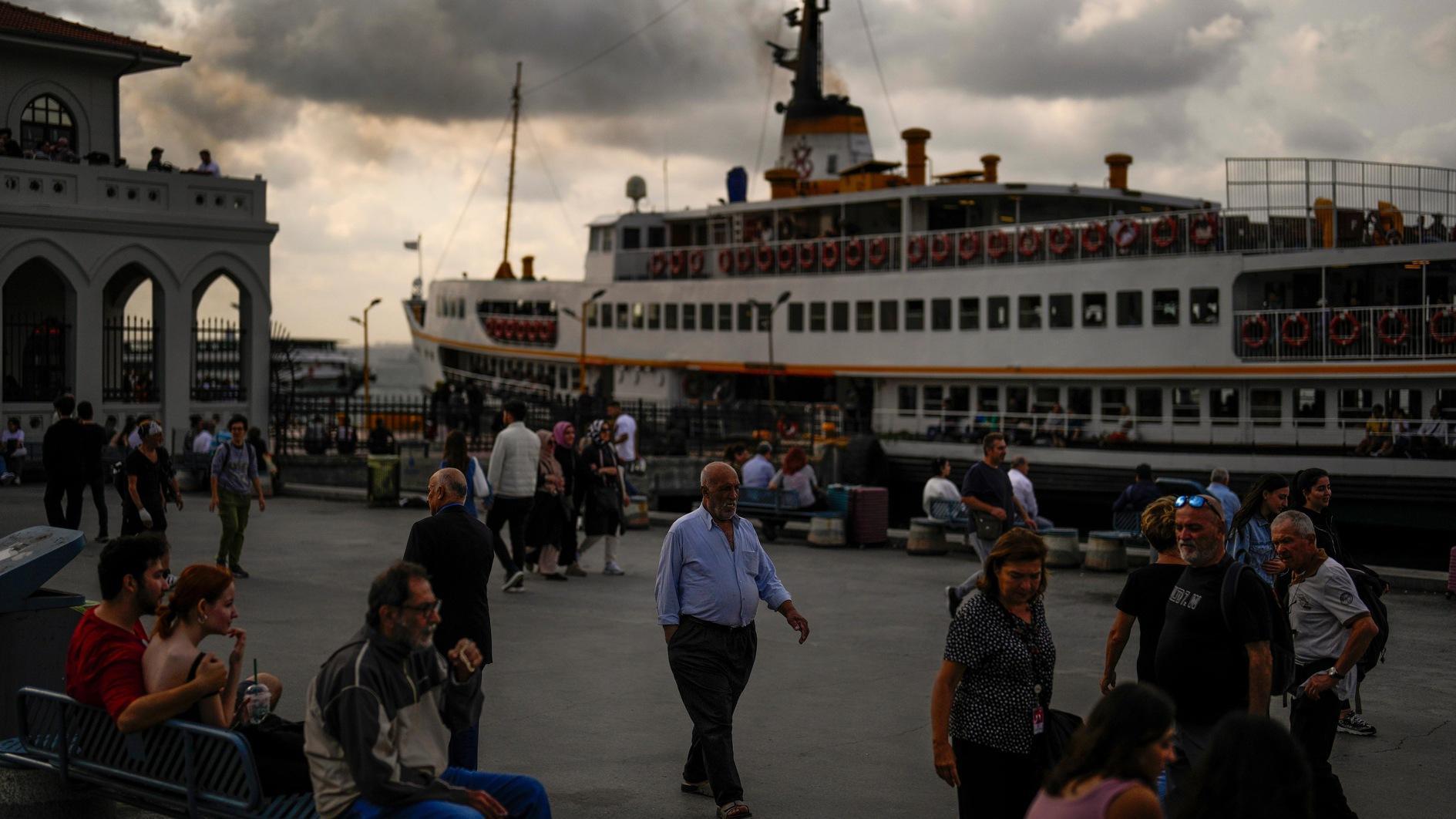 Zee van Marmara 'zou het belangrijkste knooppunt na de aardbeving moeten zijn'