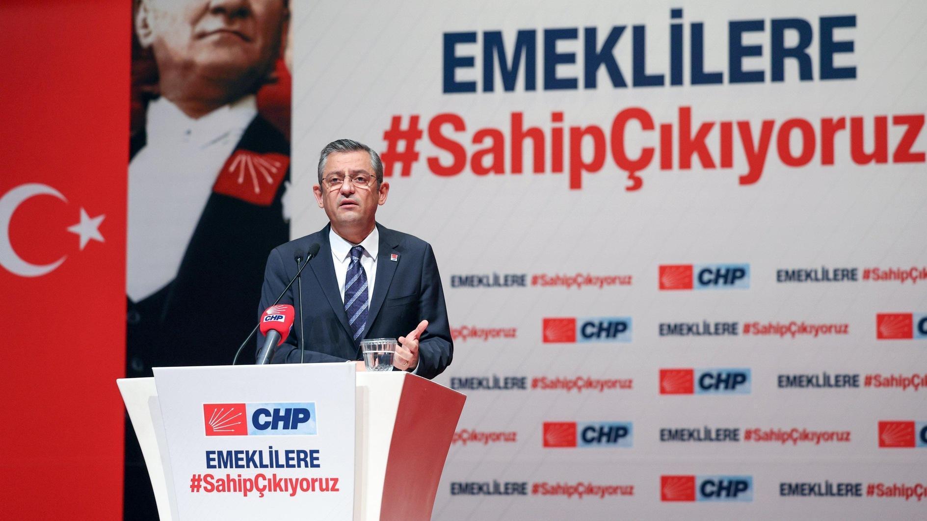 CHP-leider roept op tot verhoging van het laagste pensioen