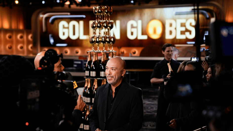 Golden Globes-ratings herstellen zich, zelfs als afschuwelijke gastheerbommen