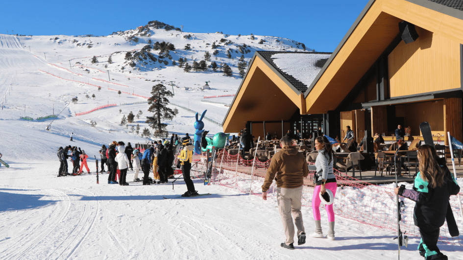 De winterstop stimuleert de vraag naar skigebieden