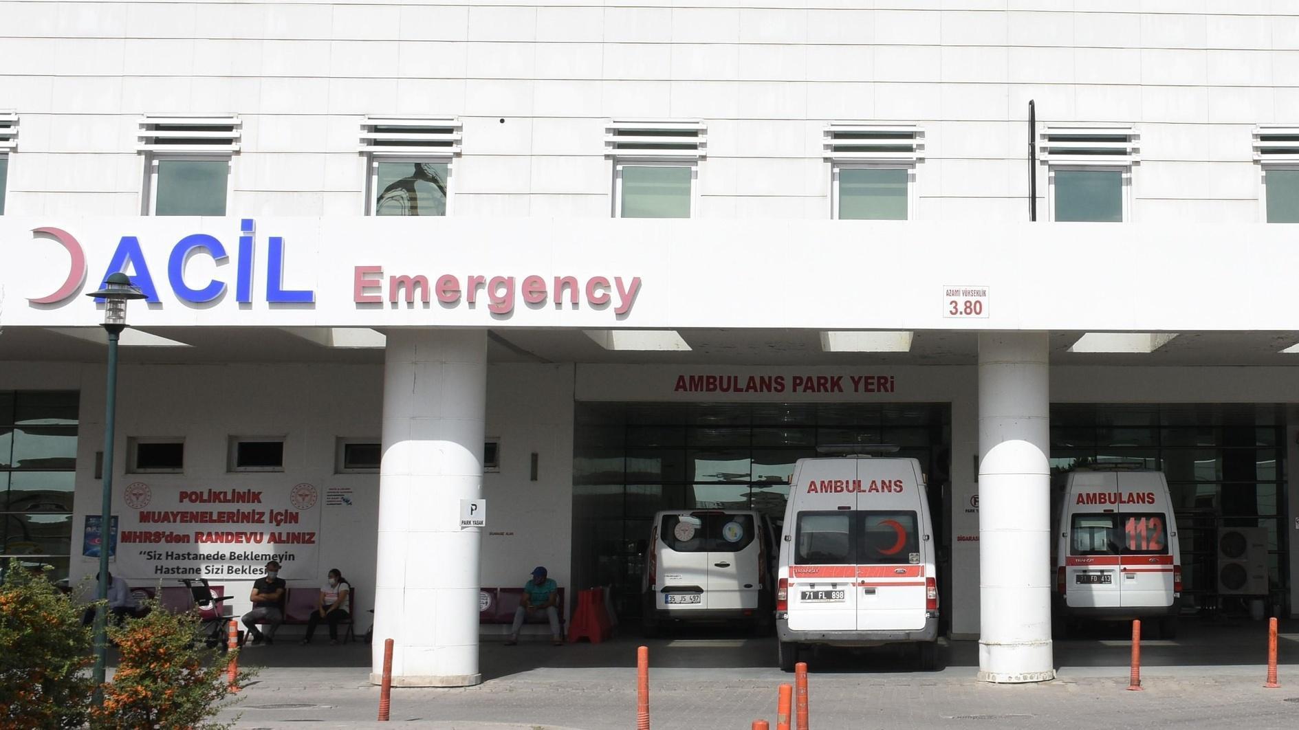 Minister van Volksgezondheid spreekt over de laatste stijging van het aantal luchtweginfecties