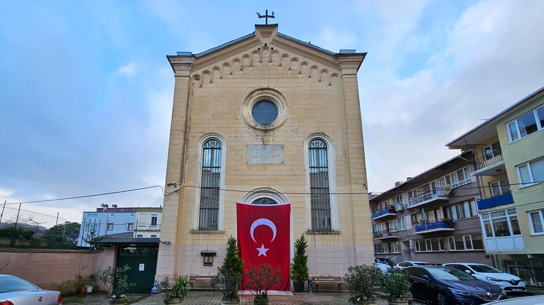 Twee verdachten opgepakt na schietpartij op katholieke kerk in Istanbul