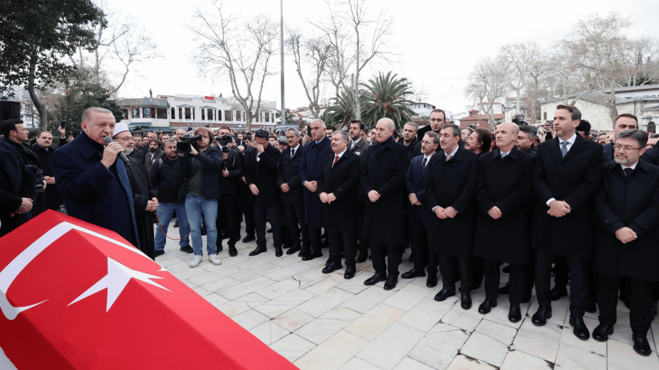 Begrafenis gehouden voor de prominente Turkse schrijver Alev Alatlı