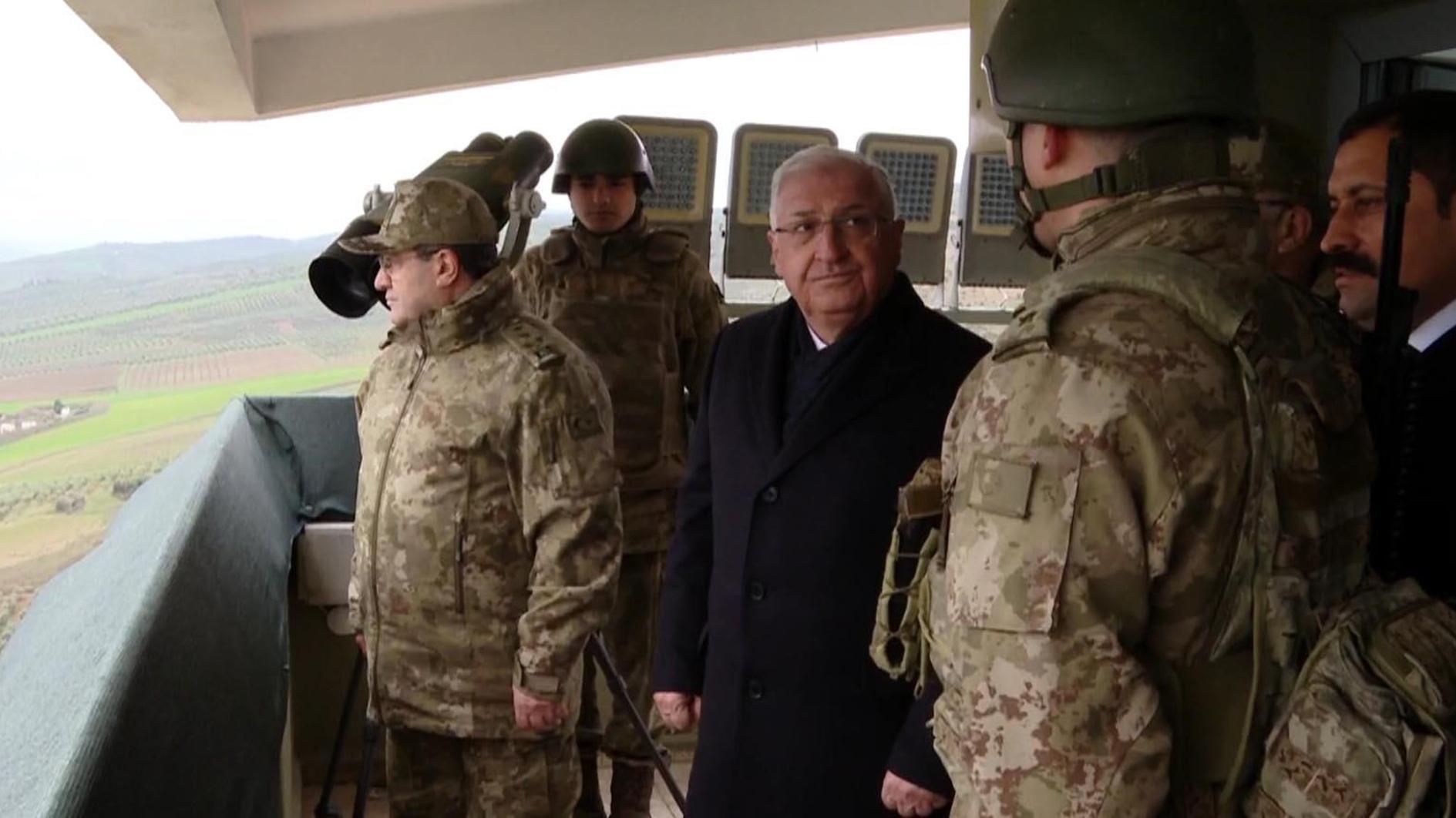Turkse minister van Defensie in Bagdad voor veiligheidsbesprekingen