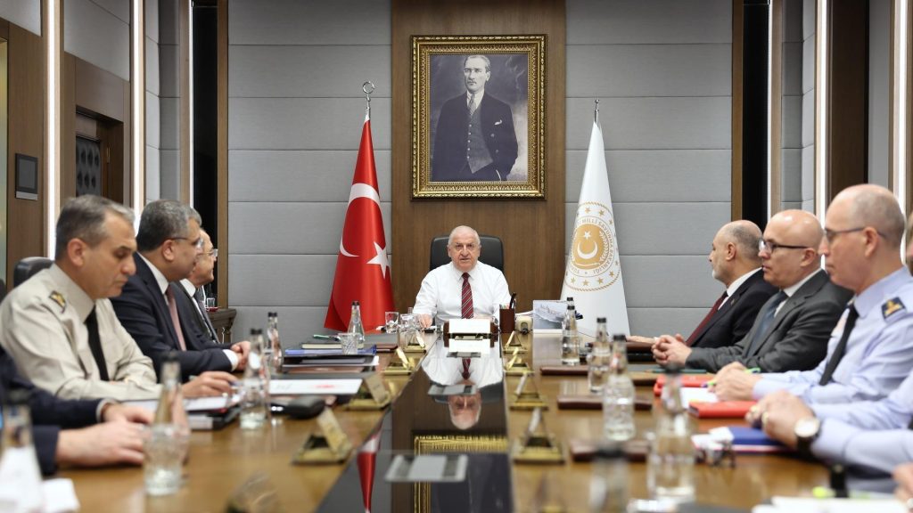 Türkiye onmisbare actor voor de wereldvrede: minister van Defensie