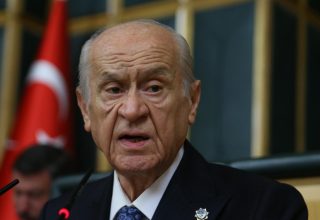 Bahçeli dringt aan op sluiting van de HDP na de veroordeling van ex-voorzitters
