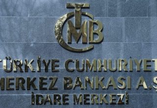 De Centrale Bank zendt een boodschap van strak monetair beleid uit