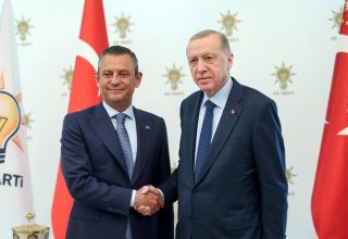 Erdoğan brengt een tegenbezoek aan CHP na gesprekken met Özel