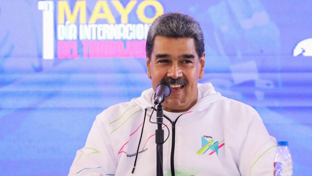 Maduro houdt het minimumloon van Venezuela bevroren, maar verhoogt de bonussen