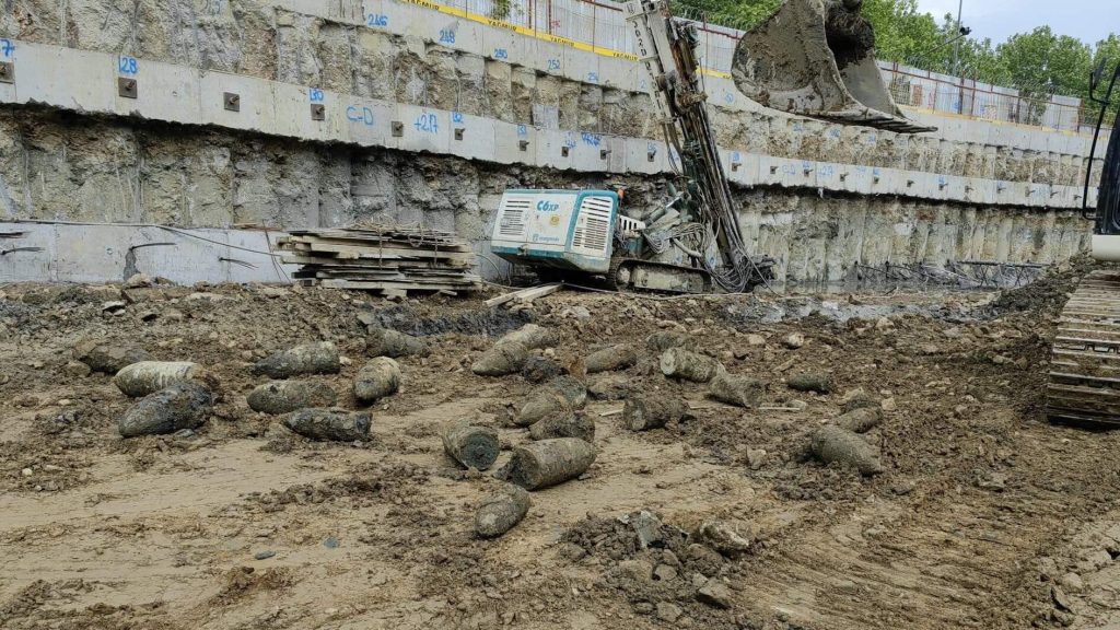 Mortieren gevonden op de bouwplaats van een school onthullen de geschiedenis