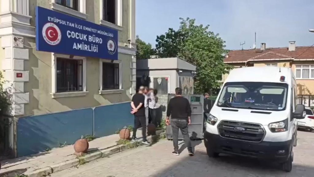 Tiener gearresteerd na fatale schietpartij op schoolhoofd in Istanbul