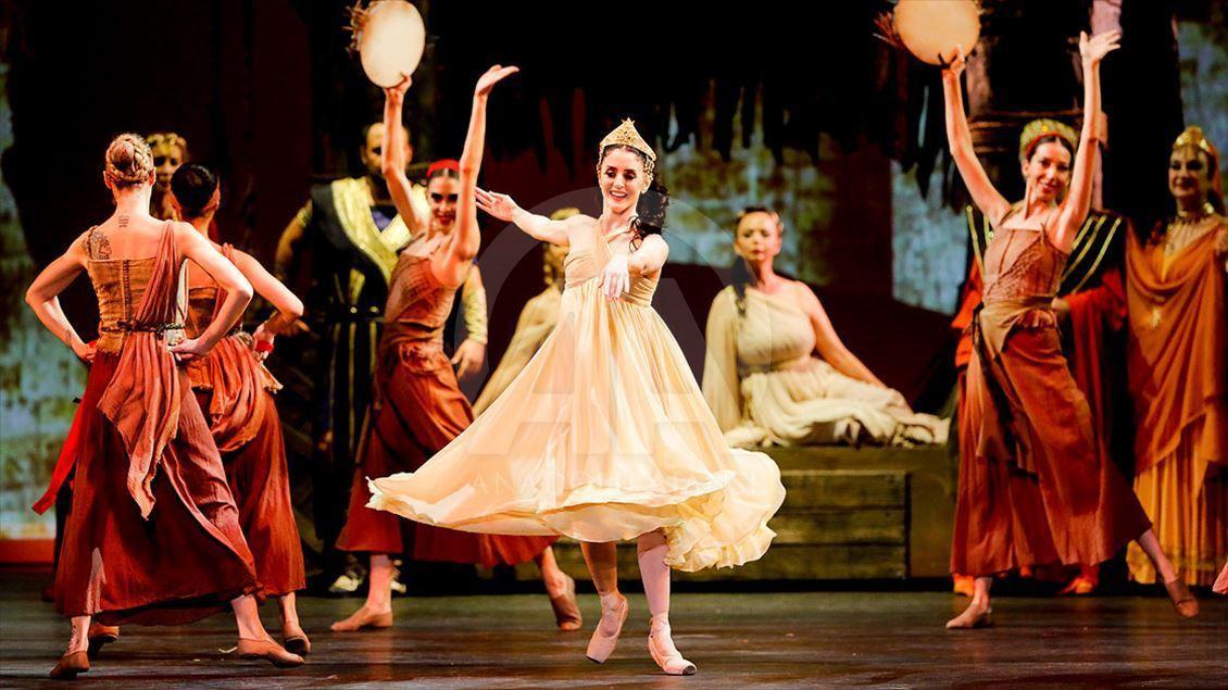 İzmir State Opera en Ballet om het seizoen te openen met 'Troy'