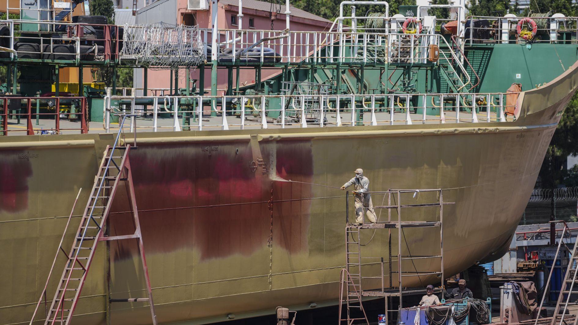 Lokale scheepswerven leiden de wereldwijde productie van vissersvaartuig