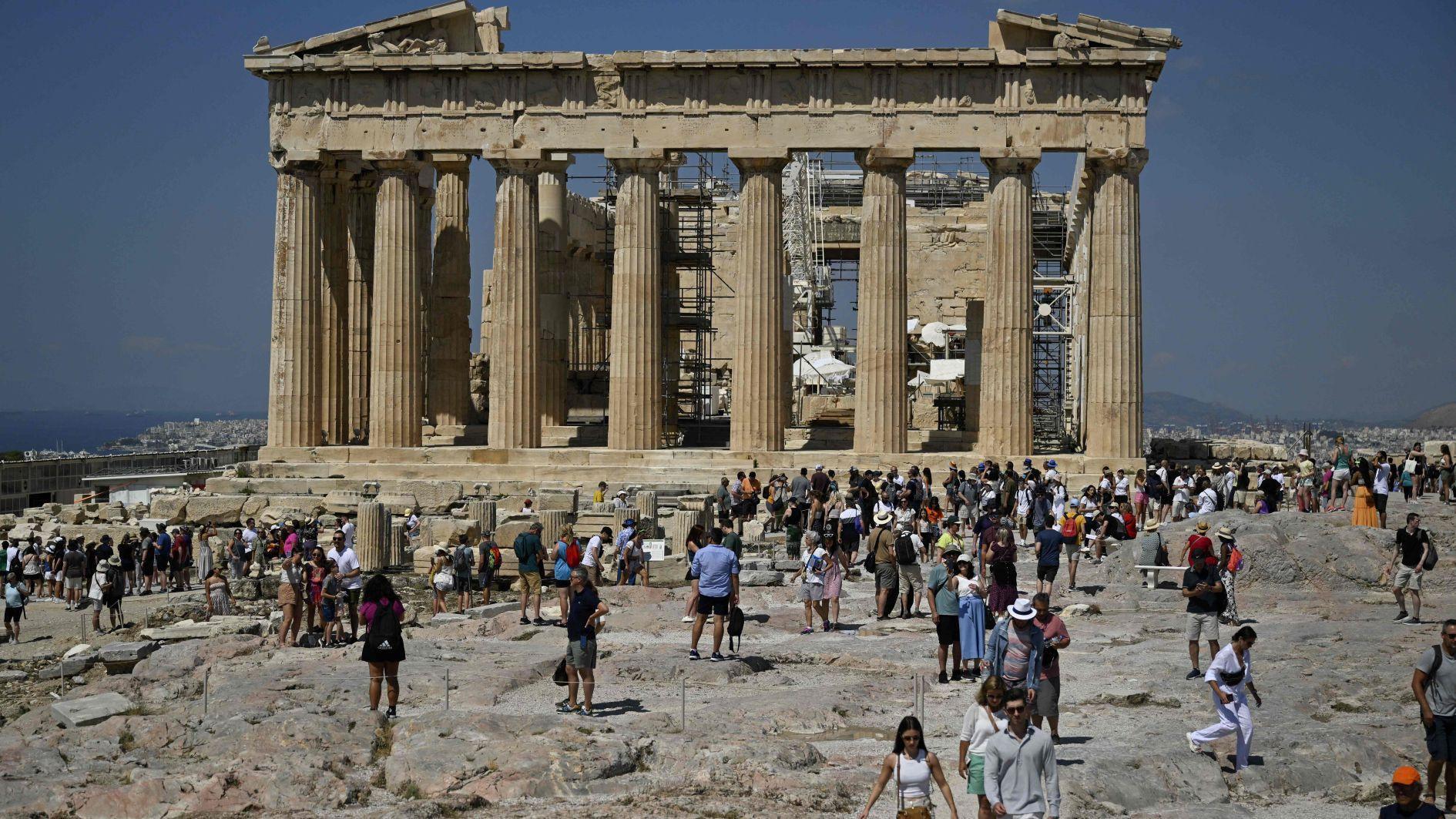 Toerisme Boom Sparks Backlash in Historic Heart of Athene