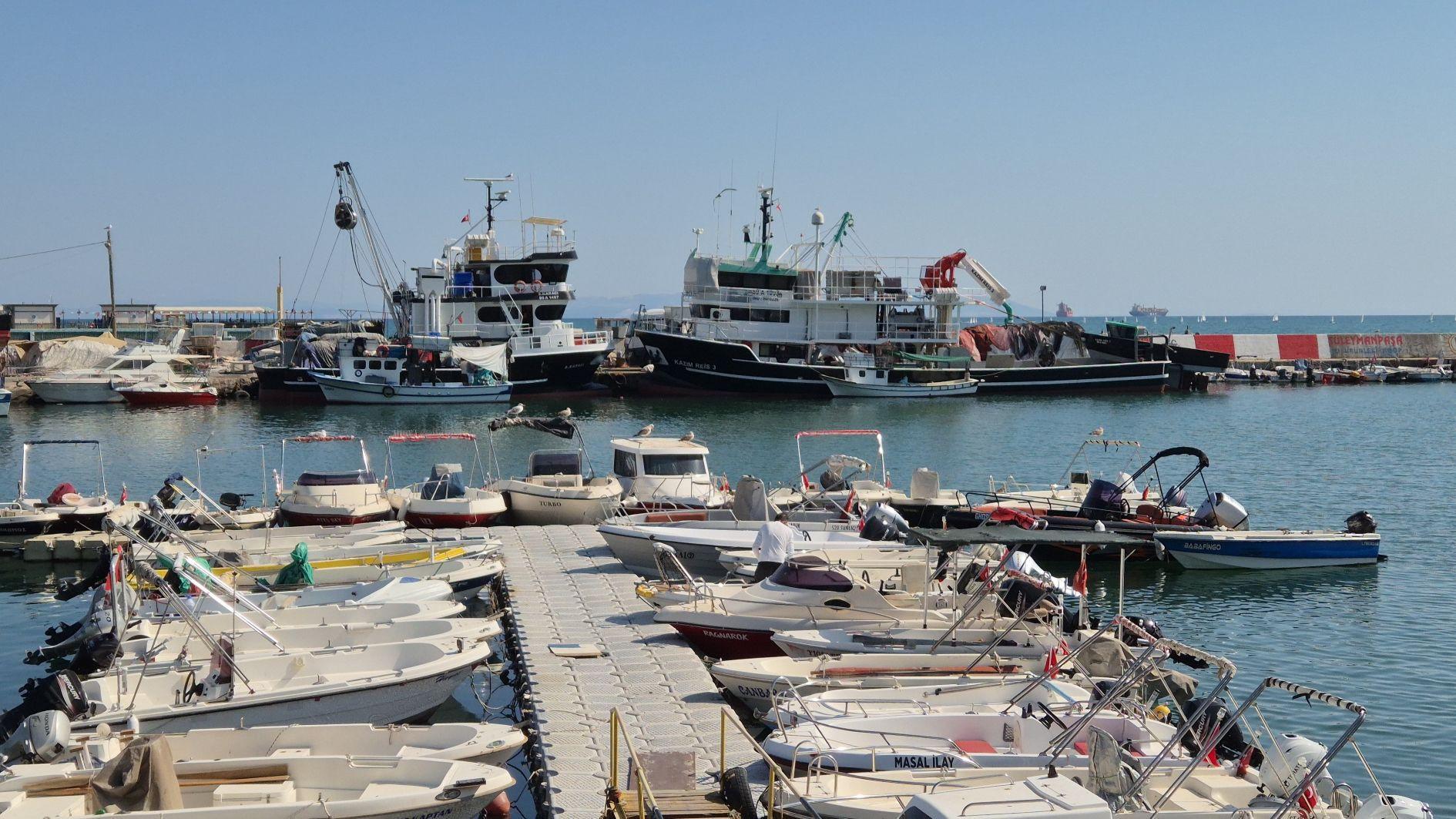 Turkse vissers maken zich op om na seizoensgebonden pauze terug te keren naar zee