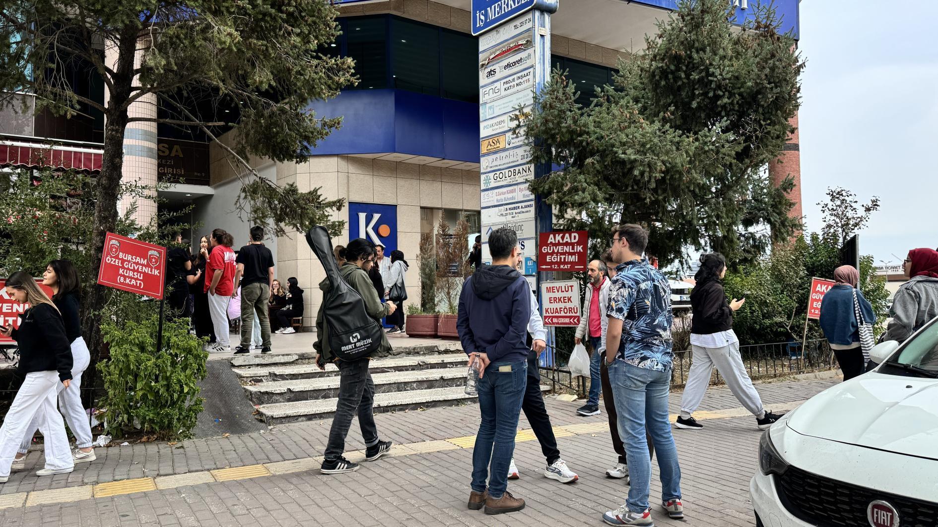 5.4 magnitude Quake Strikes West -Türkiye