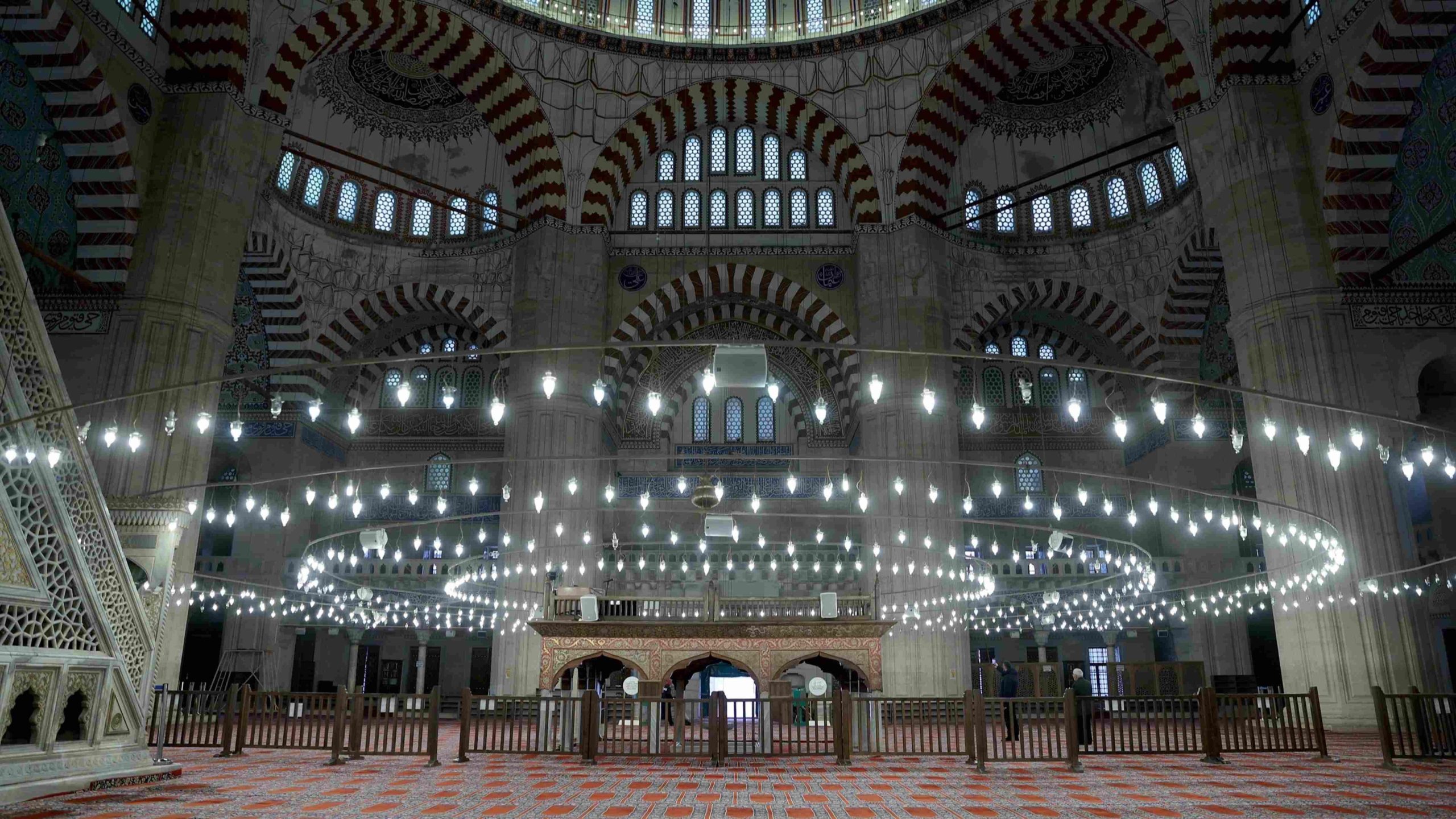 Hof stopt de herstel van de koepel bij Selimiye -moskee te midden van controverse