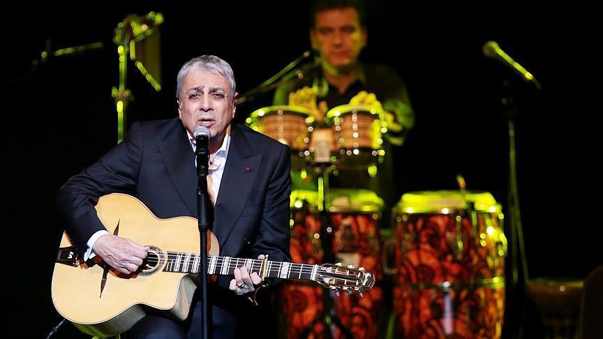 Istanbul verbiedt het concert van de Franse zanger na protest vraagt ​​om pro-Israëlische houding