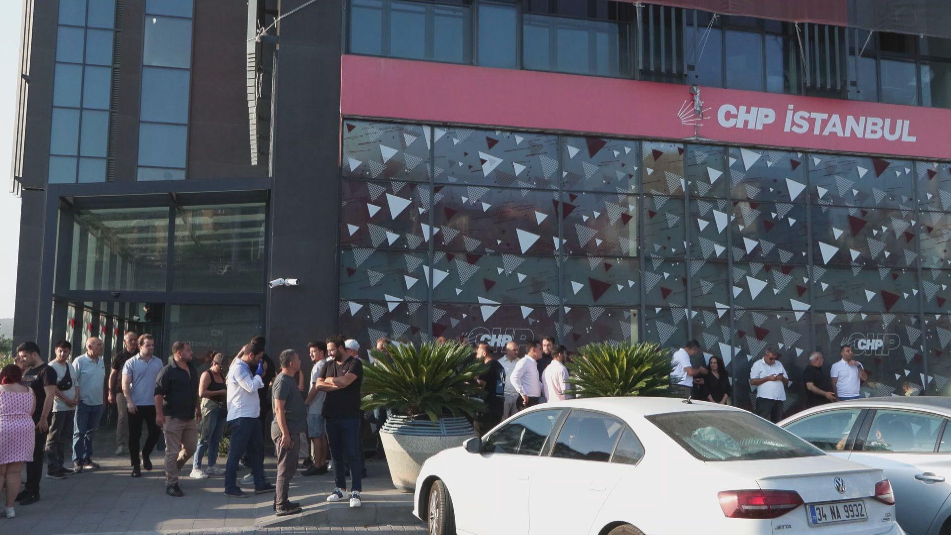 Tekin neemt het over als CHP Istanbul Chief na uitwijzing uit partij