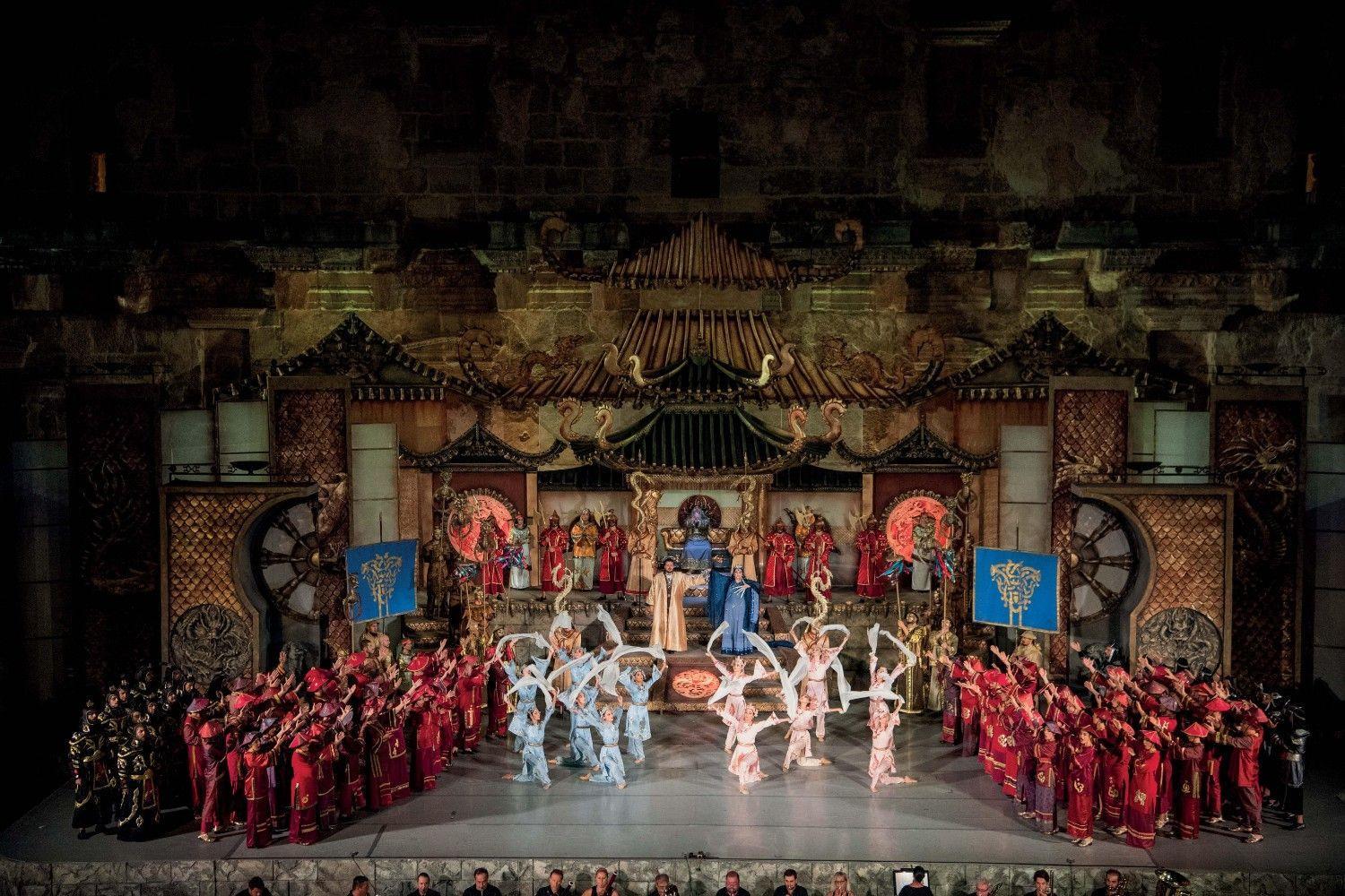 Wereldwijde stemmen, tijdloze klassiekers om Aspendos -podium te nemen