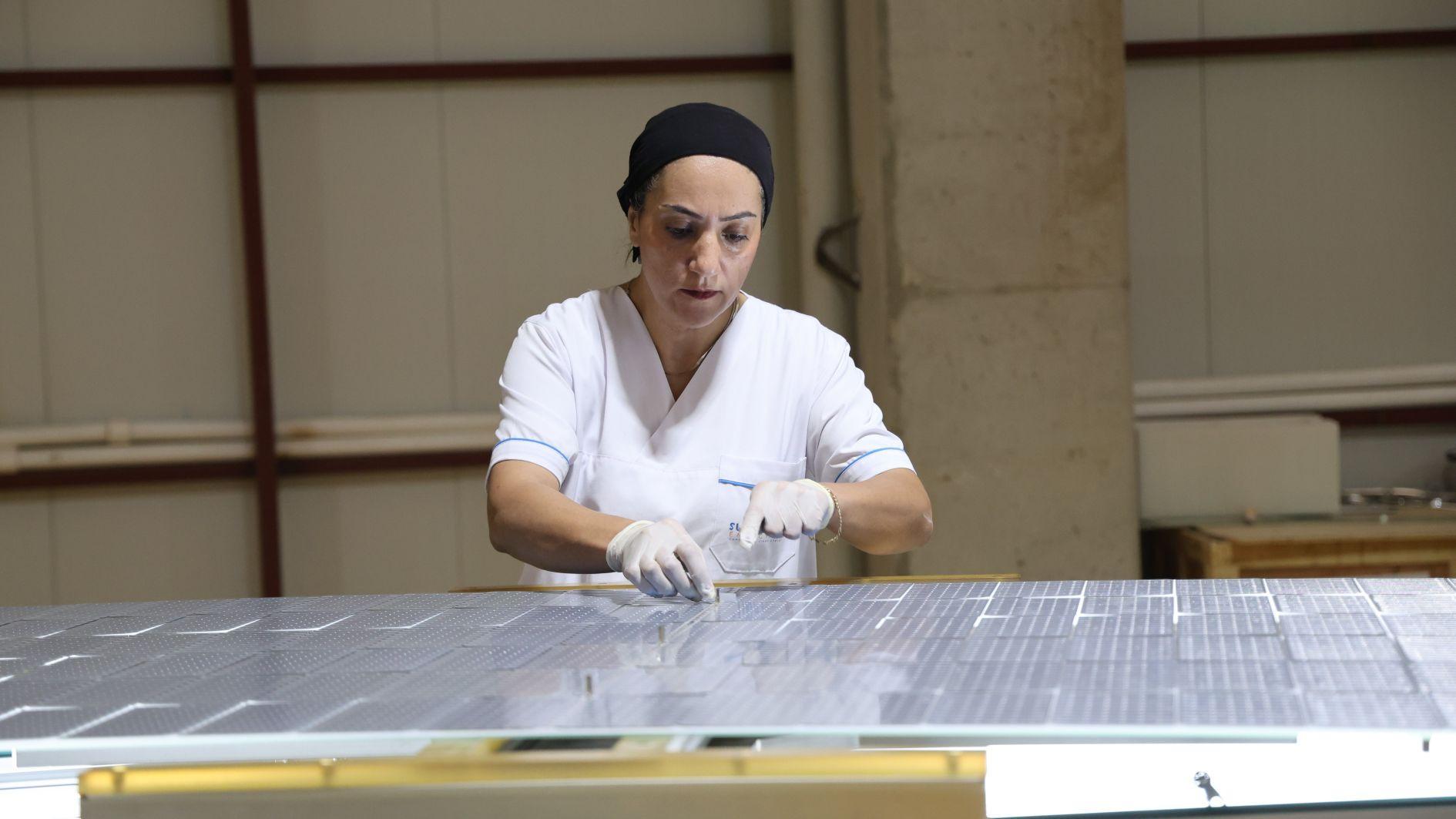 De industriële productie stijgt in augustus jaarlijks met 7,1 procent