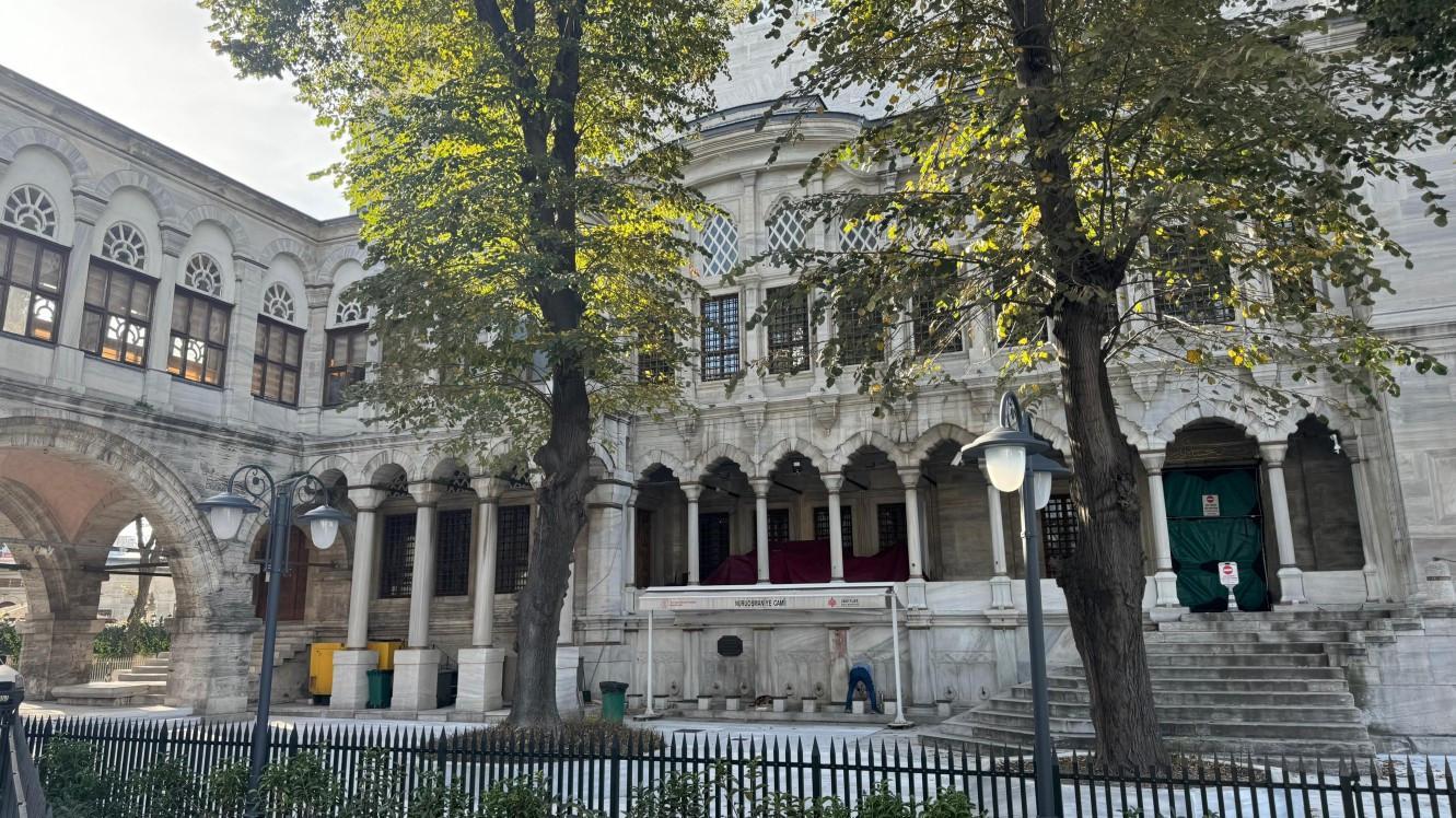 Bibliotheek, graf hersteld in oorspronkelijke staat