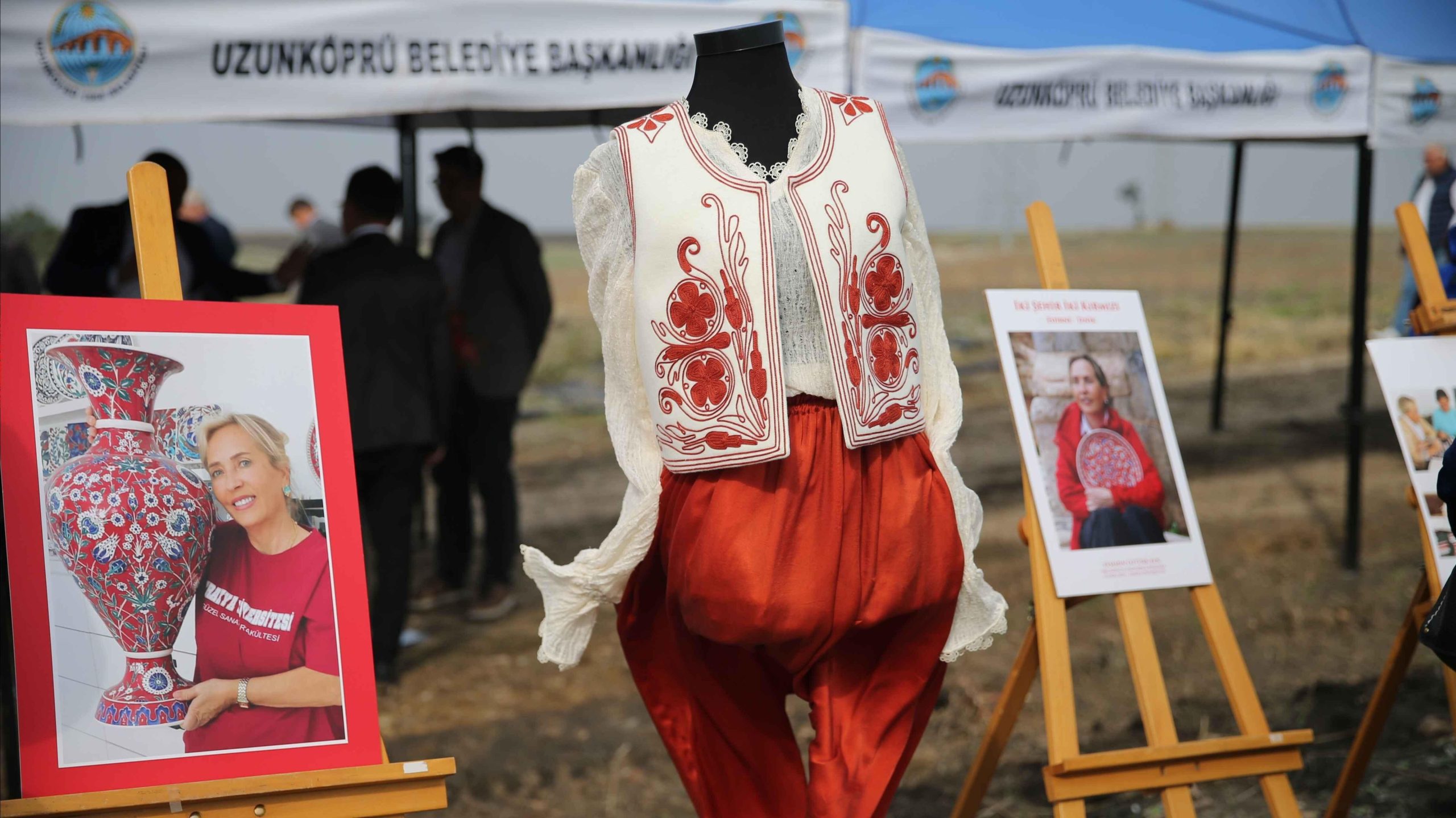 Legendarische tint Edirne Red vindt nieuw leven in modern design