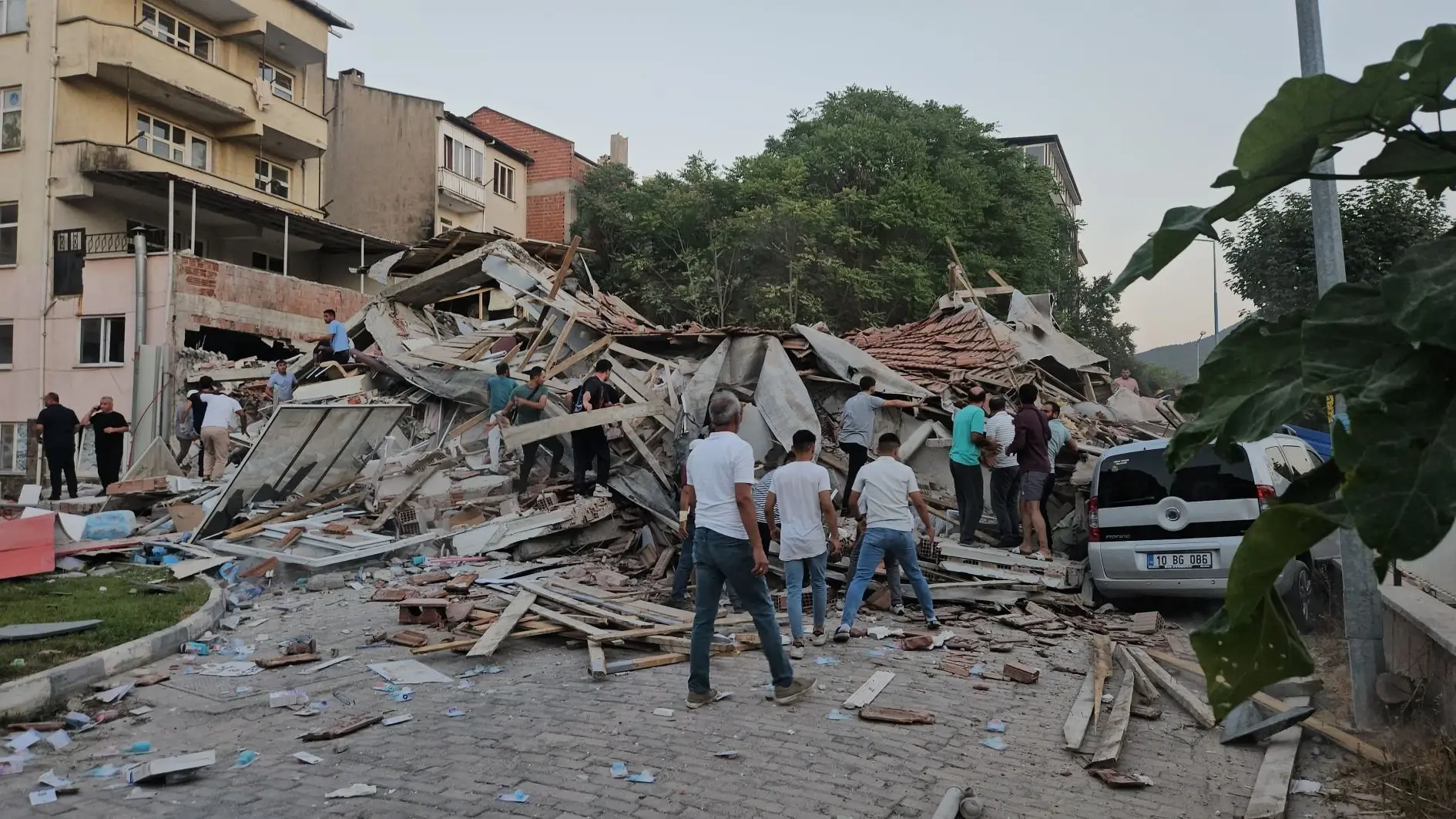 Türkiye schudt zes keer per uur terwijl er in 2025 meer dan 53.000 aardbevingen plaatsvinden