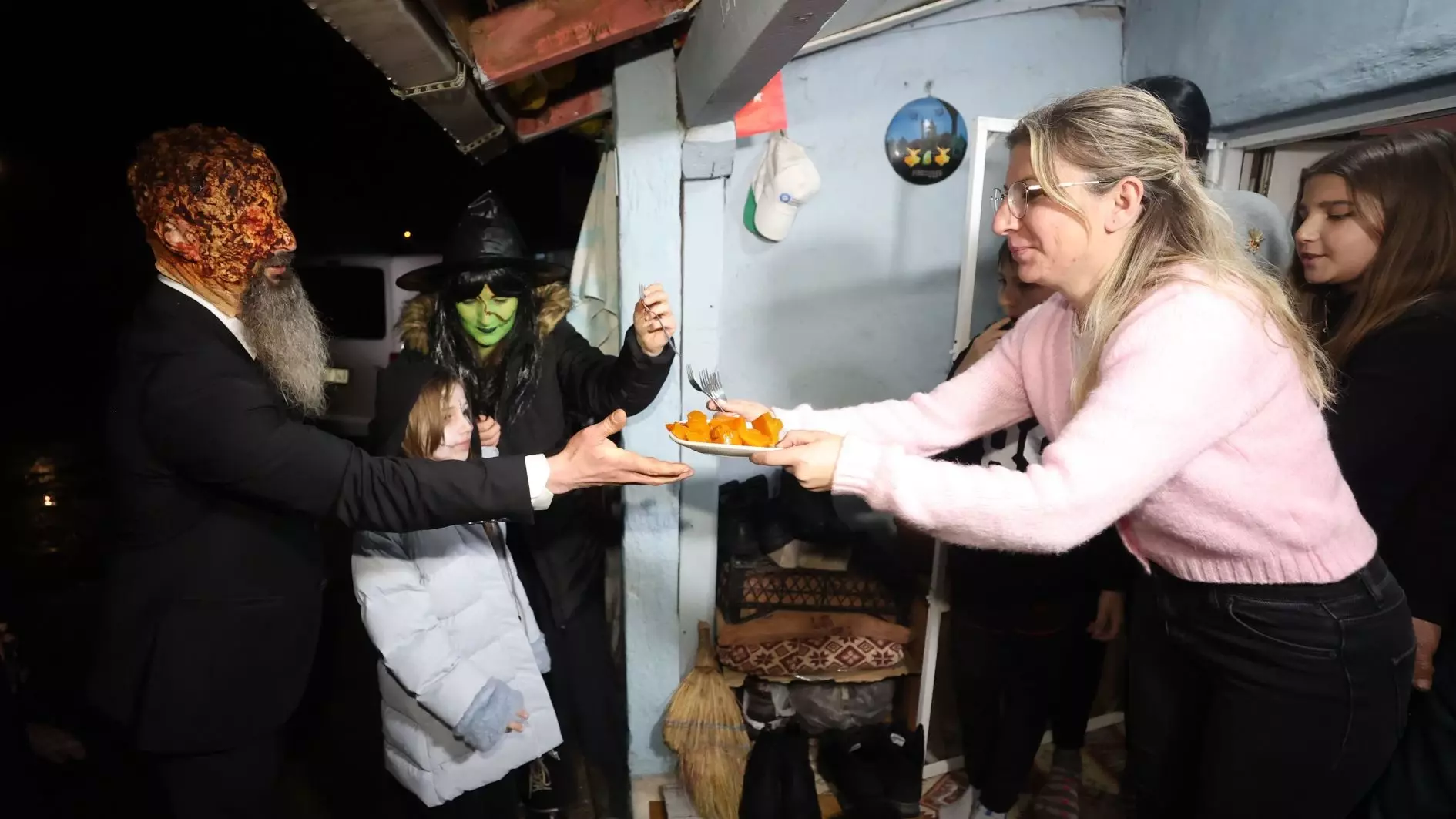 Duizenden verzamelen zich in Kırklareli om de oude Balkantraditie 'Koleda' nieuw leven in te blazen