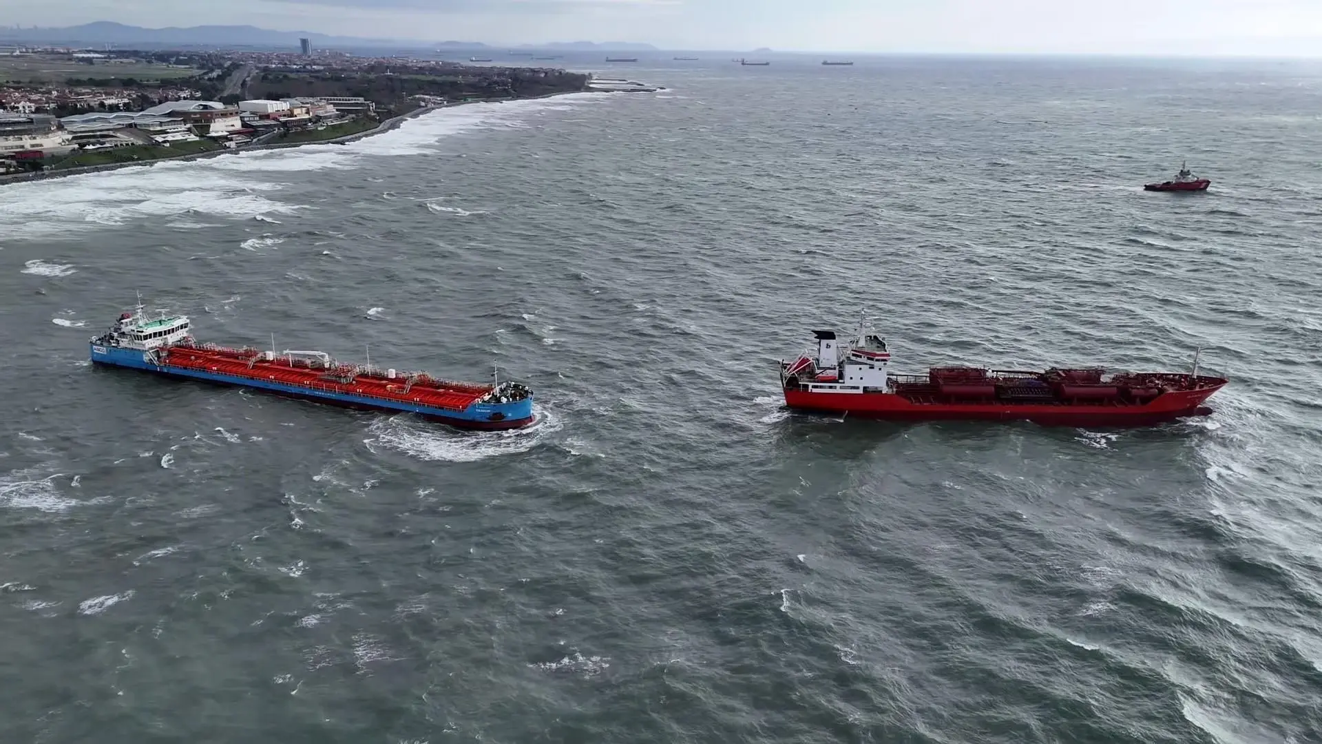 Eén tanker vrijgelaten na een kleine aanvaring voor de kust van Istanbul